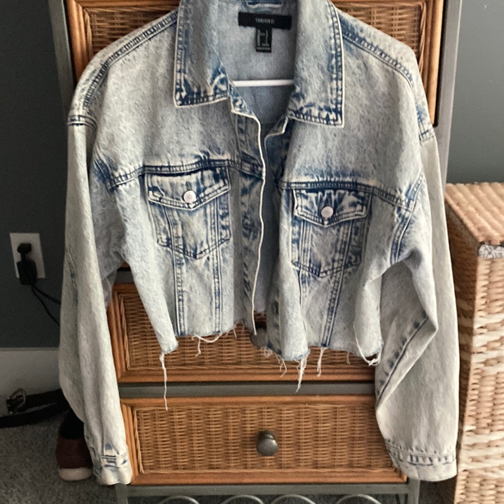 Women’s jean jacket. Size large